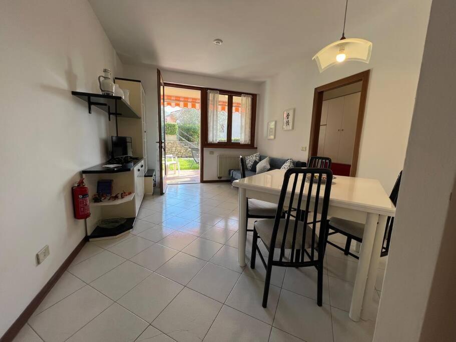 Giuly Beth'S House Apartment Brenzone sul Garda Bagian luar foto