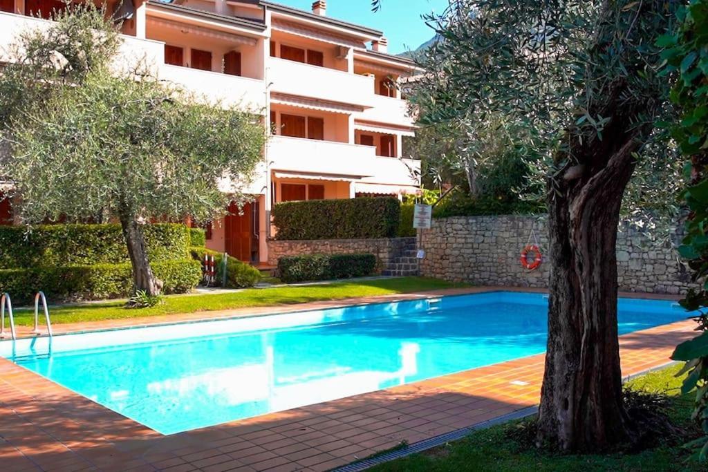 Giuly Beth'S House Apartment Brenzone sul Garda Bagian luar foto